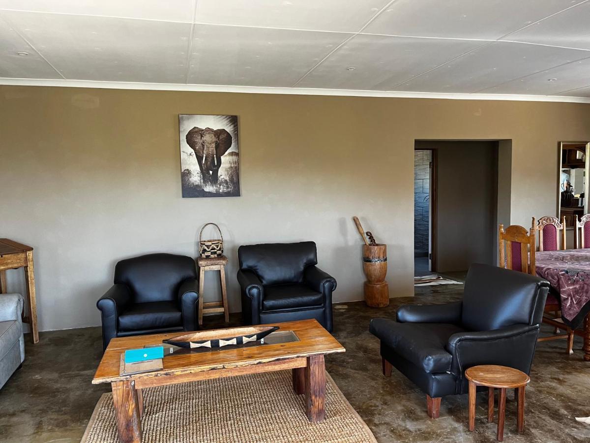 Zwartberg View Mountain Lodge Oudtshoorn Exterior photo